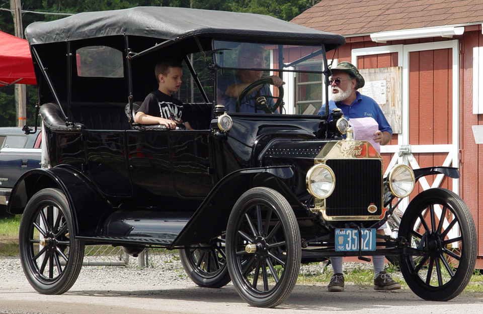 ford model t touring car-pic. 2