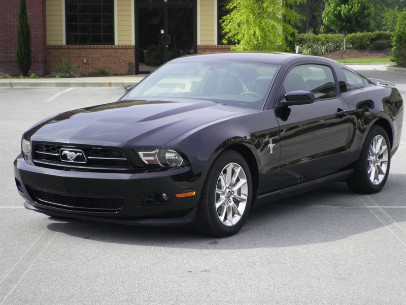 ford mustang v6 premium coupe-pic. 3