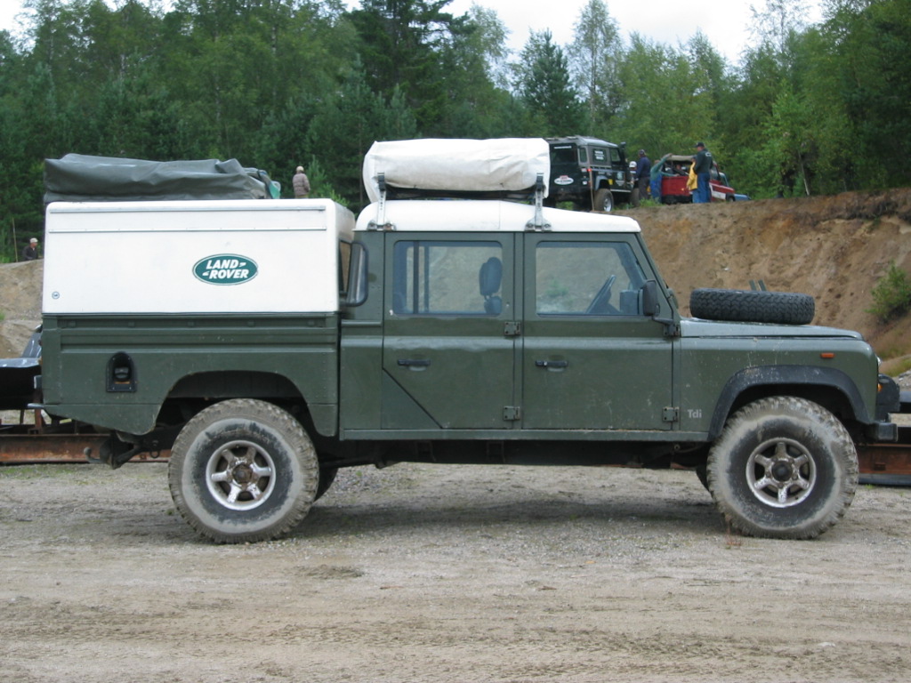 land-rover defender 130-pic. 1