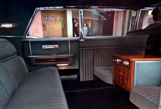 lincoln continental executive limousine-pic. 1