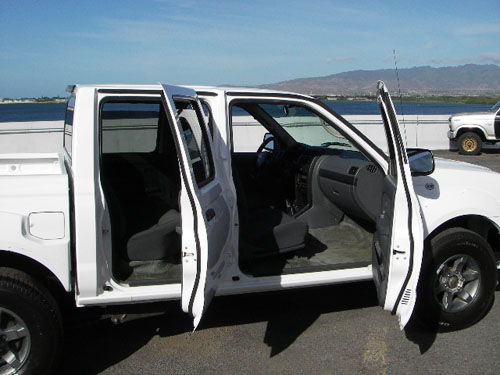 nissan frontier cab-pic. 2