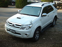 toyota fortuner 2.7 at