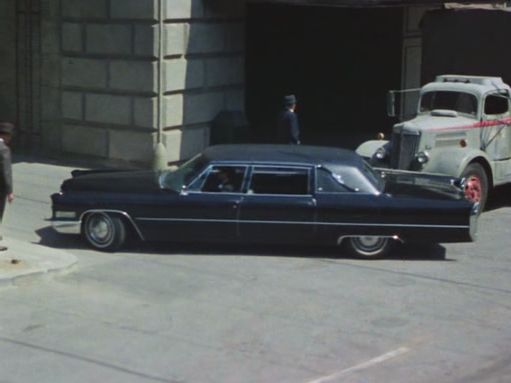 cadillac fleetwood 75 limousine-pic. 1