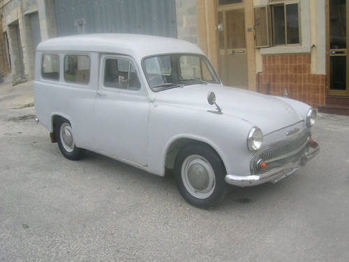 commer express delivery van-pic. 2