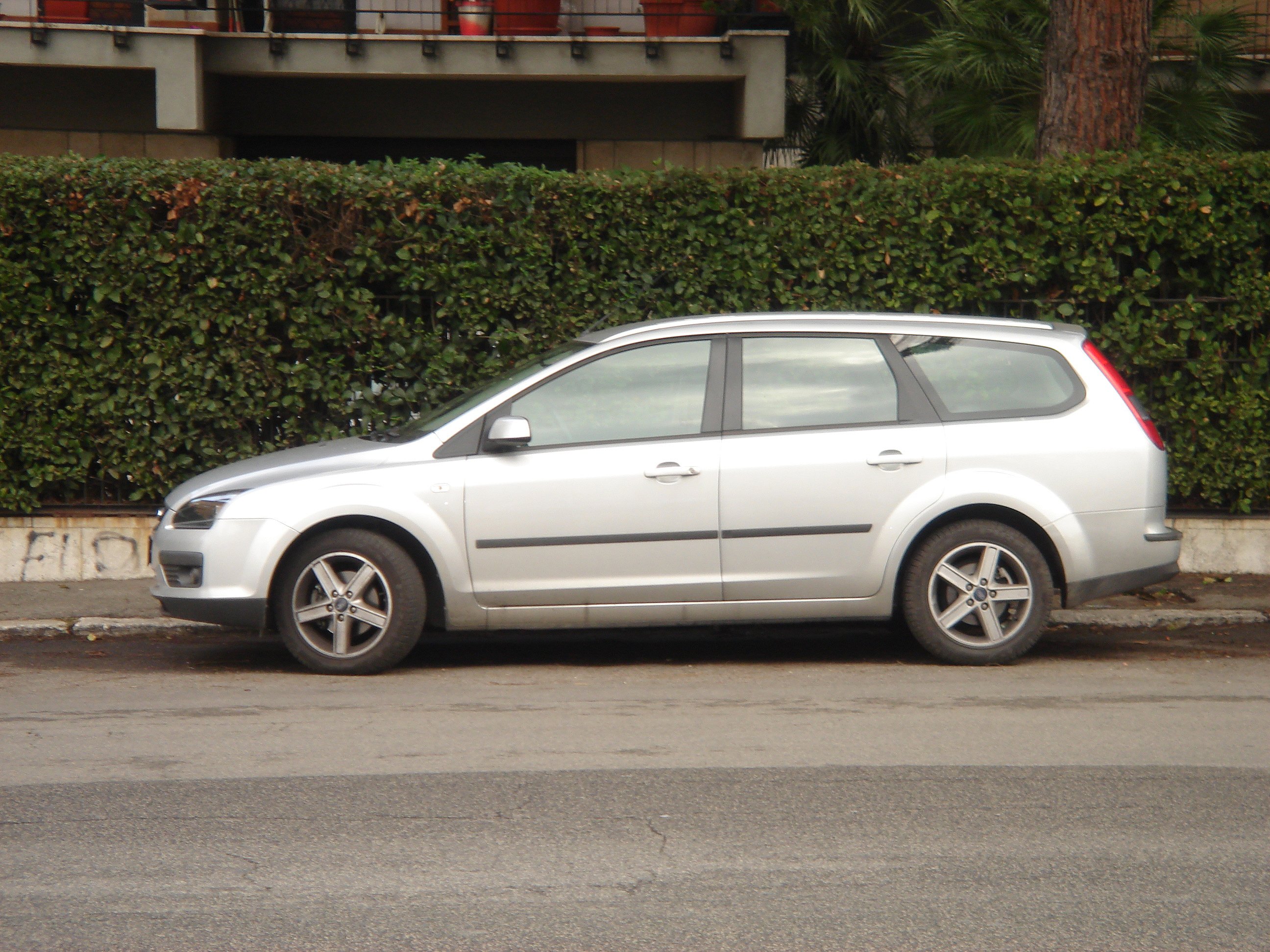 ford focus style wagon-pic. 1