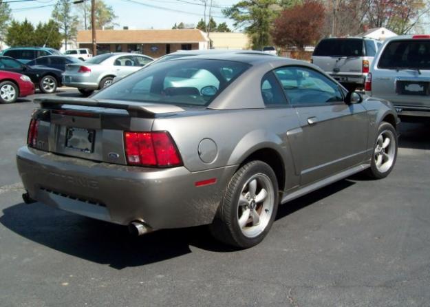 ford mustang gt deluxe coupe #6