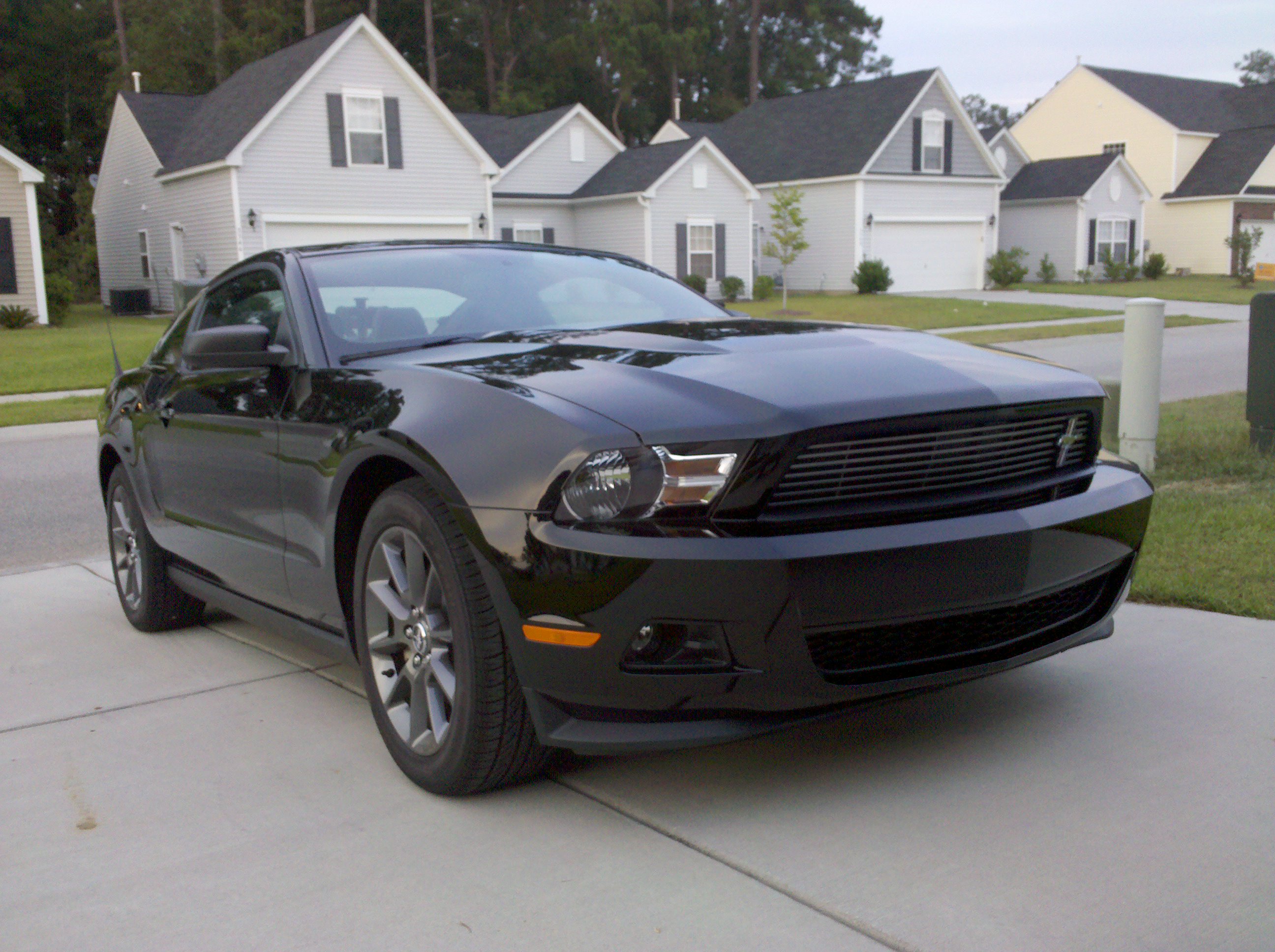 ford mustang v6 coupe-pic. 3