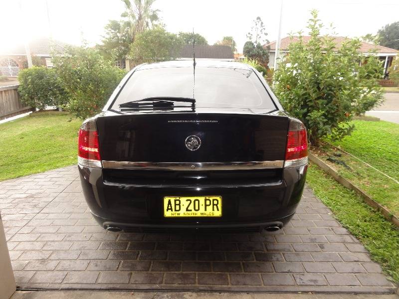 holden vectra 3.2-pic. 2