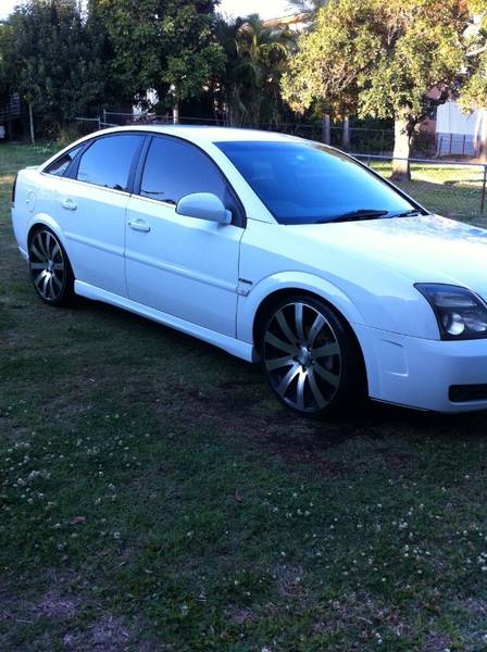 holden vectra 3.2-pic. 3