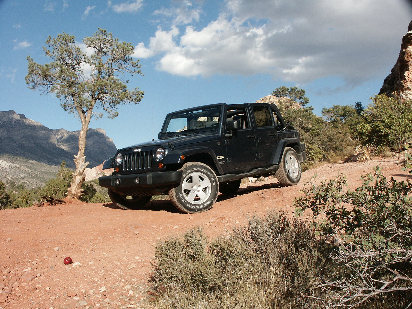 jeep wrangler unlimited sahara 4x4-pic. 1
