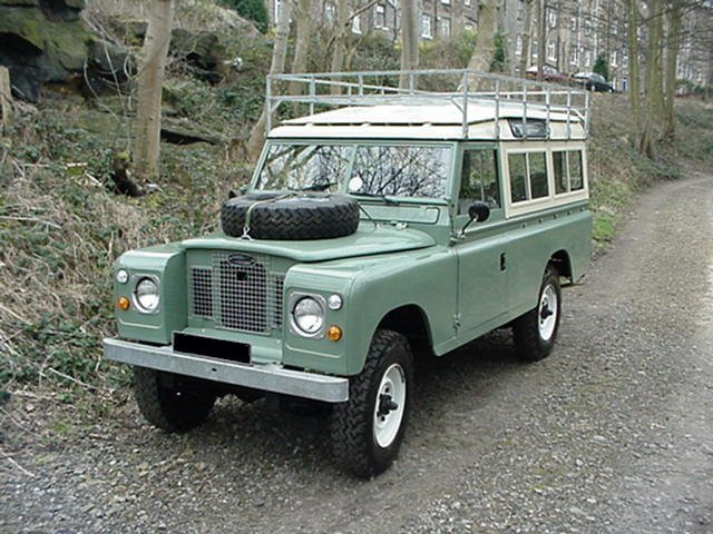 land-rover 109 series ii-pic. 1