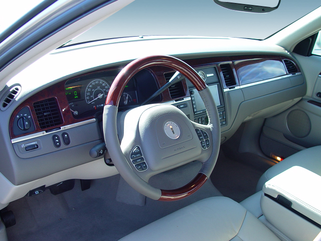 lincoln town car ultimate-pic. 3