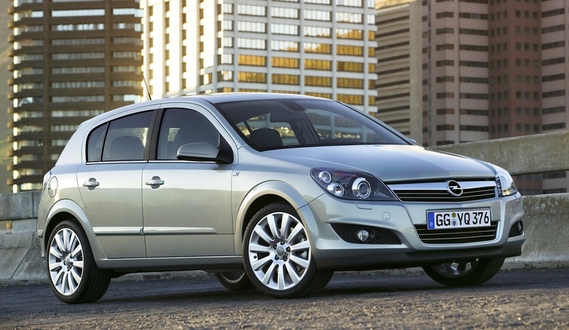 opel astra 2.0 turbo cosmo-pic. 2