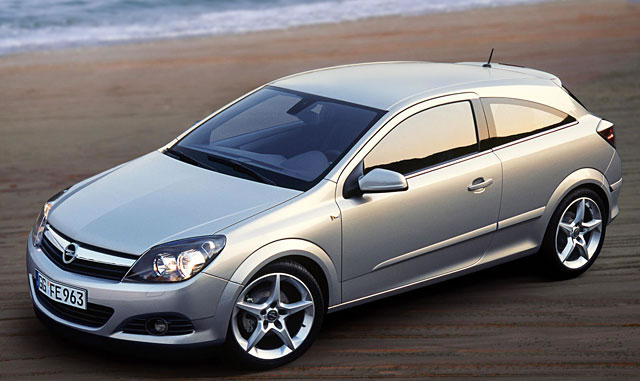 opel astra gtc-pic. 1