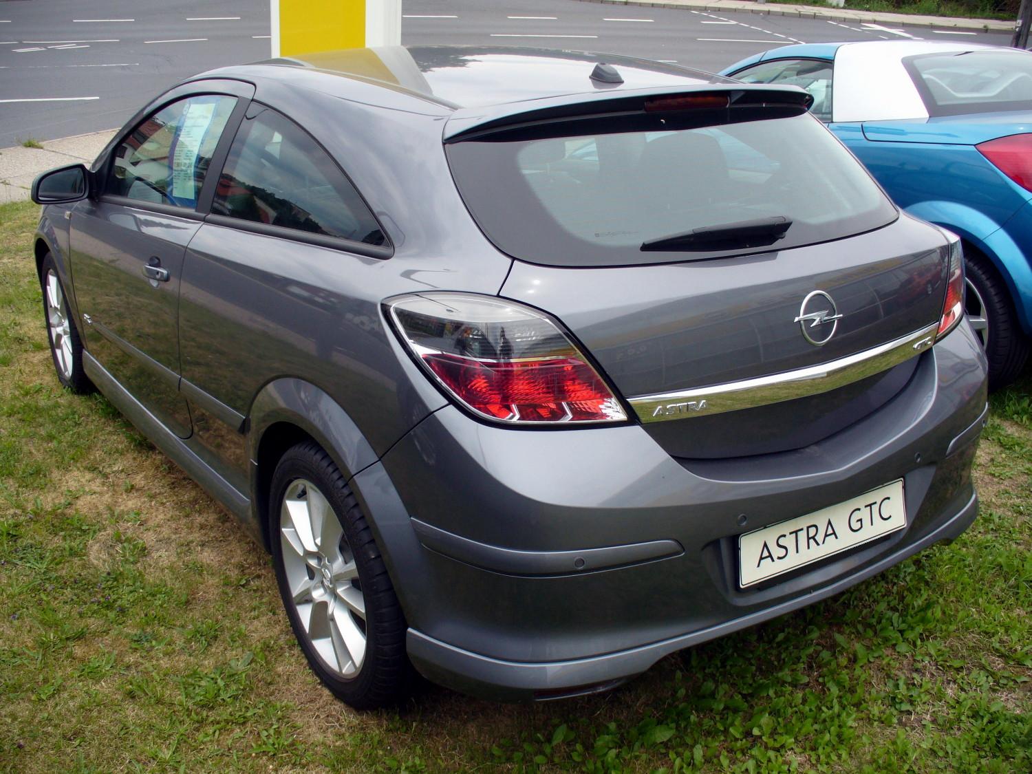 opel astra gtc 1.6-pic. 2