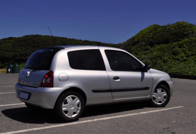 renault clio iii 1.4-pic. 3