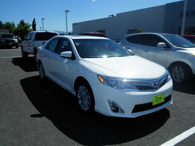 toyota camry 3.5 xle-pic. 3