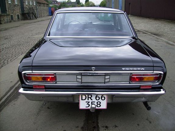 toyota crown 2300-pic. 3