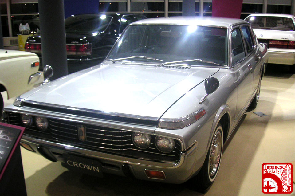 toyota crown sedan-pic. 3