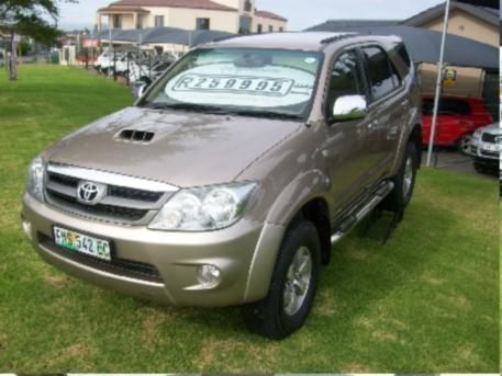toyota fortuner 3.0 d-4d 4x4-pic. 1