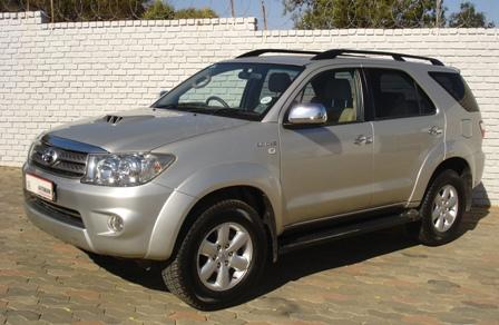 toyota fortuner 3.0 d-4d 4x4-pic. 3