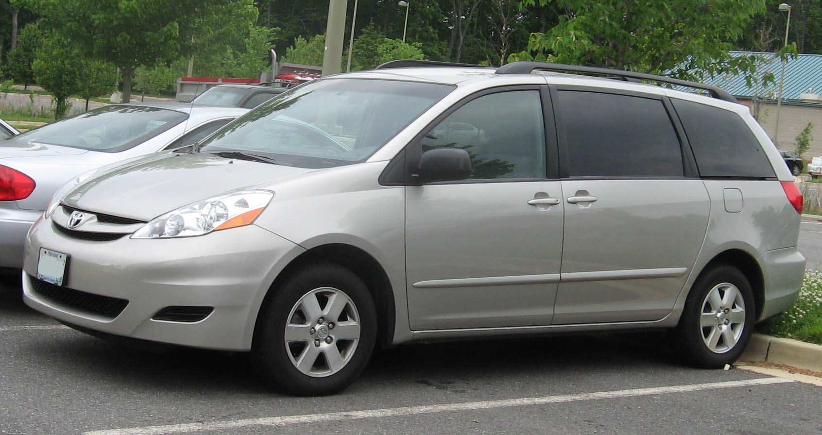 toyota sienna le-pic. 2