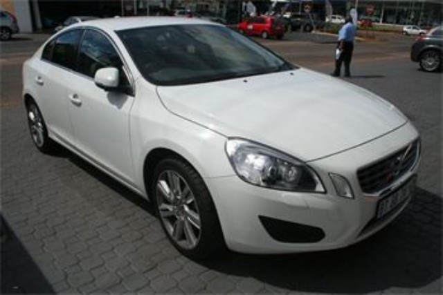 volvo v60 d3 geartronic-pic. 2