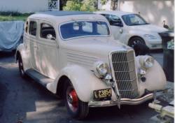 ford v8 deluxe